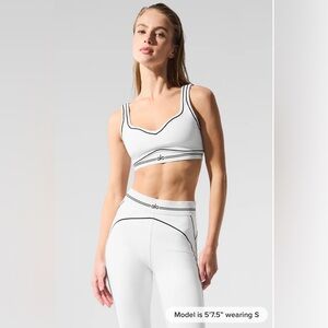 Airbrush Heart Throb Set in White - Small